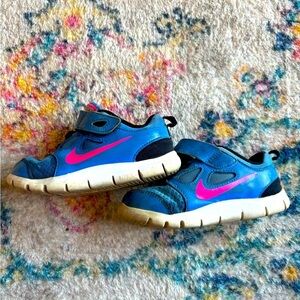 Nike Star Runner Kids Shoes Size 8